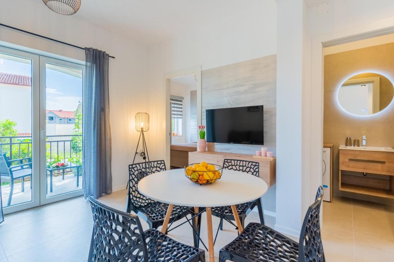 Apartments Ivanka Крес Екстериор снимка