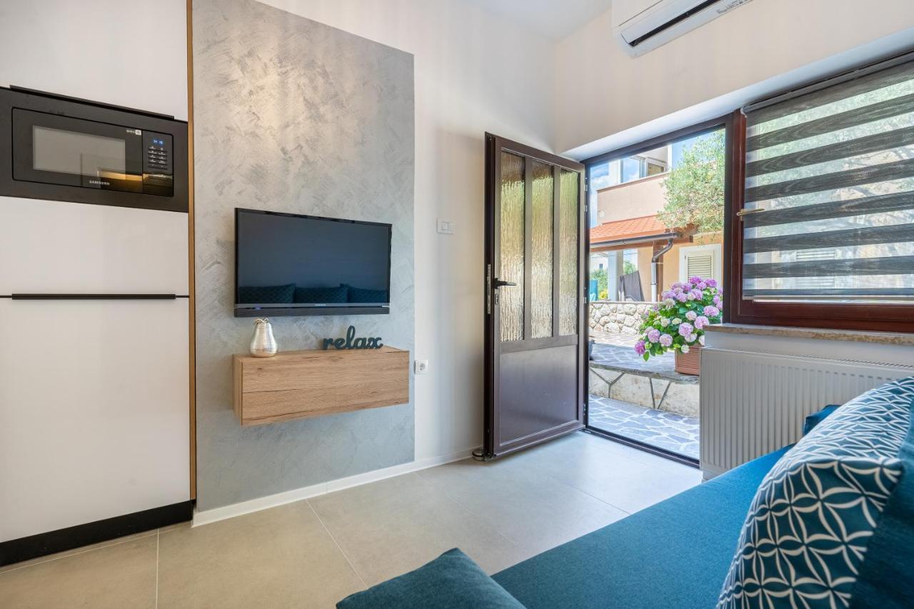 Apartments Ivanka Крес Екстериор снимка